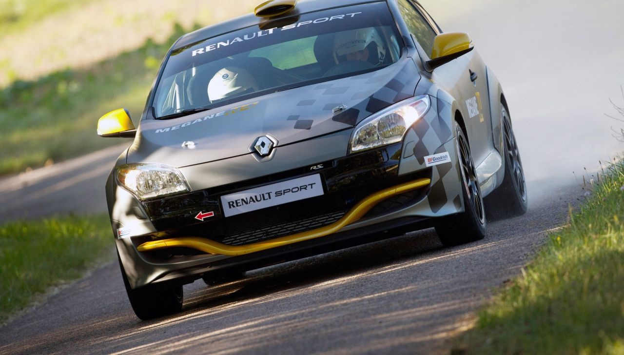 78_renault-megane-renaultsport-n4-01.jpg